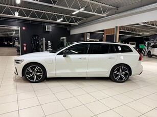 Volvo V60 Recharge T6 AWD R-Design / Drag / Backkamera / VOC