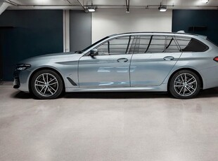 BMW 520 xDrive Touring M-Sport Panorama Cockpit