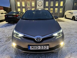 Toyota Auris Hybrid e-CVT Executive M-VÄRMARE B-KAMERA GPS