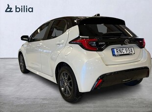 Toyota Yaris Hybrid 1,5 130 5D STYLE BI-TONE JBL VINTERHJUL MOTORVÄRM...