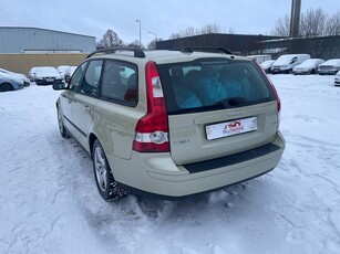 Volvo V50 2.4 Kinetic 170hk | NYBESIKTAD SoV-hjul M-värmare