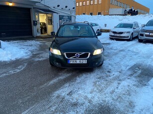 Volvo V50 D2 Summum NYSERVAD Nybesiktigad Värmare Räntefritt