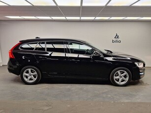 Volvo V60 T3 aut Classic Edition / Värmare/ On Call/ Tonade ru...