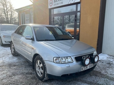 Audi A35-dörrar 1.8 T Ambition Euro 3 1999, Halvkombi