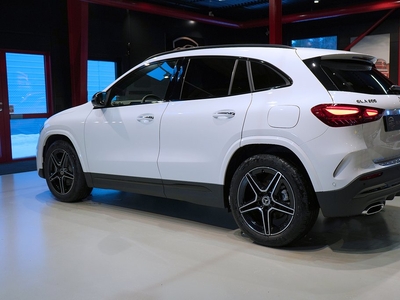 Mercedes-Benz GLA 200 AMG Panorama Headup El-Stolar Moms