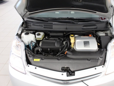 Toyota Prius 1.5 VVT-i + 3CM CVT 112hk NYBES