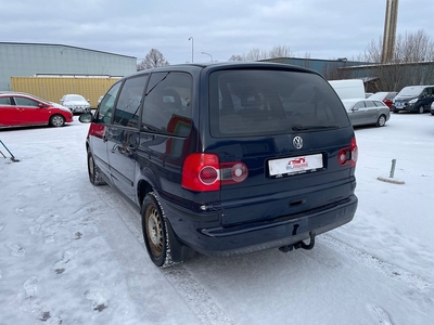 Volkswagen Sharan 2.0 7-sits 115hk | SoV-däck Dragkrok