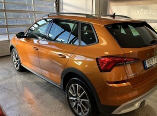 Skoda KamiqSCOUTLINE 1.0TSI AUT DRAGKROK BACKKAMERA 2023, Halvkombi