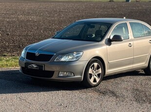 Skoda Octavia1.8 TSI Elegance|AUTOMAT |NAVI | DRAG | NYBES 2010, Halvkombi