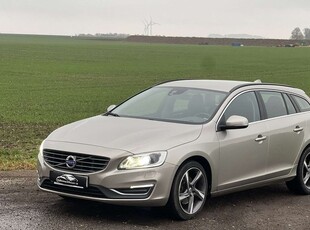 Volvo V60D4 Geartronic Momentum | NAVI | R - FÄLGAR 2016, Kombi