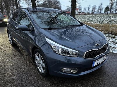 Kia Cee´dCEED cee'd 1.6 GDI DCT Svensksåld. ASutomat, Ny besi 2013, Halvkombi