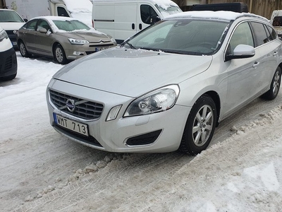 Volvo V60D4 AWD Geartronic Momentum Euro 5 2013, Kombi