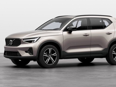 Volvo XC40B4 2024, SUV