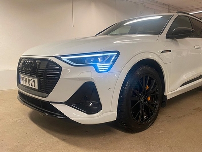 Audi e-tron quattroE-Tron 55 Q S-Line Black Edition Night-vision Head-up 2022, Personbil