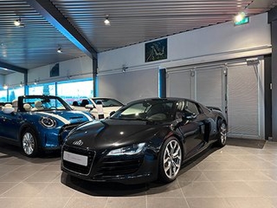 Audi R8 Coupé 4.2 FSI V8 Quattro / Kolfiber / NAV / Manuell