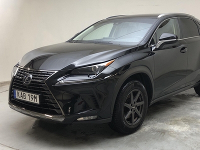 Lexus NX 300h AWD (197hk)