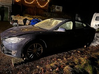 Tesla Model S 85 (378hk) Defekt batteri / Free Supercharge