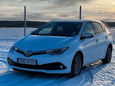 Toyota Auris Hybrid e-CVT Comfort Låga 10200 mil