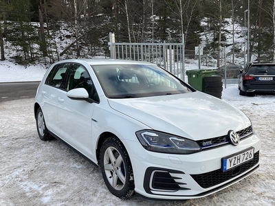 Volkswagen GolfGTE 1.4 TSI Automat Toppskick Euro 6 2018, Halvkombi