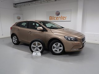 Volvo V40 *JANUARIREA* D2 V-Däck ingår **Kamremsbytt** Värmare-BT-FH