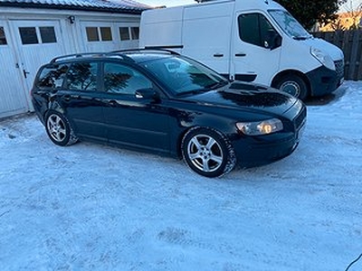 Volvo V50 2.4 Kinetic Euro 4 byte/avbet 500kr/mån