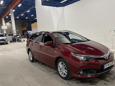 Toyota AurisTS Hybrid Intense Edt Kamera Välservad 2017, Halvkombi