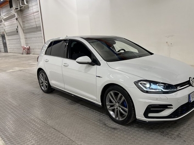 Volkswagen GolfTSI R-Line Pano Cockpit Kamera Värmare 2019, Halvkombi