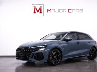 Audi RS3Sportback B&O HuD RS-Design Kolfiber Matrix 2022, Halvkombi