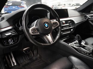 BMW 520 d xDrive Touring M-Sport Pano Värmare Drag 2.99% Ränta