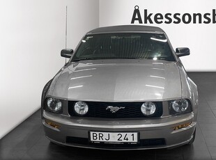 Ford Mustang GT Cab Manuell V8 300 hk