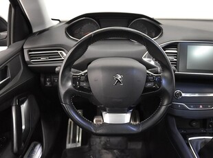 Peugeot 308 1.2 Style Pano B-kamera Navi Bluetooth SoV-ingår