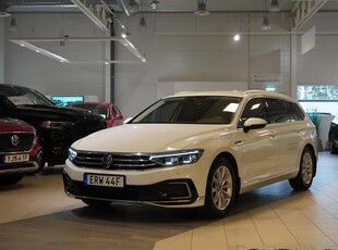 Volkswagen Passat Sportscombi GTE SC 218hk Exec Drag Värmare Matrix