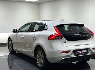 Volvo V40 D2 R-Design Pano M-värm Navi 0,35L/Mil 1403kr/Mån Euro 5