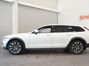 Volvo V90 Cross Country B5 AWD ULTIMATE B&W MAX UTR MOMS 235hk