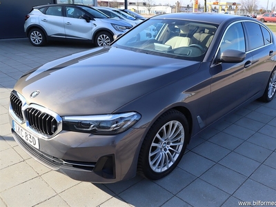 BMW 520 d Sedan LCI 190hk Steptronic Momsbil Head-Up Navi Connect Interi