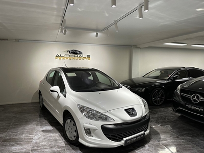 Peugeot 308 1.6 HDi 112hk Automat Panorama White Edition