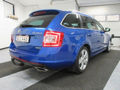 Skoda Octavia Combi RS 2.0 TDI Drag Automat 184 hk GPS Värm