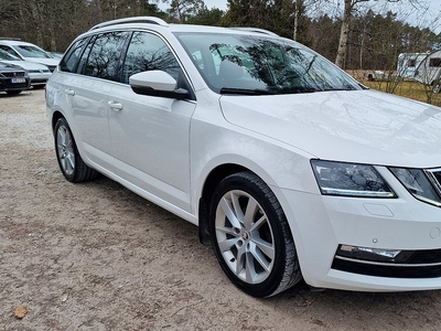 Skoda Octavia Kombi 1.6 TDI Euro 6 *Drag * Värmare mm