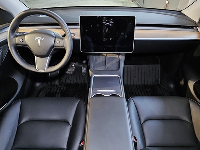 Tesla Model Y LONG RANGE AWD AUTOPILOT PANORAMA SE.UTR