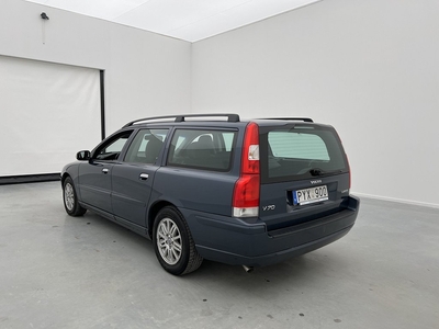 Volvo V70 2.4 170hk P-Värm Halvskinn Lågmilad 2 Brukare