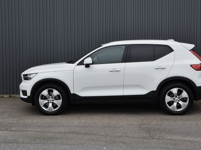 Volvo XC40 D4 AWD Momentum Läder Drag Navi 190 hk