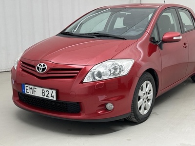 Toyota Auris 1.4 D-4D 5dr (90hk)