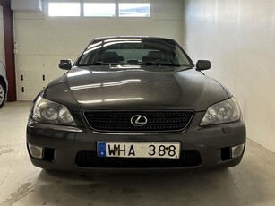 Lexus IS 200 2.0