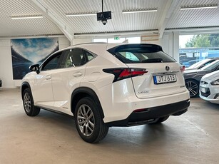 Lexus NX 300h AWD 2.5 AWD E-CVT BUSINESS M-VÄRM B-KAM EU6