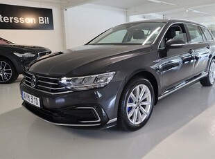 Volkswagen Passat Sportscombi GTE DSG NAVI VÄRMARE DRAG