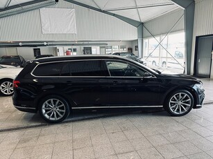 Volkswagen Passat TDI DSG 4M R-line Executive Cockpit Moms