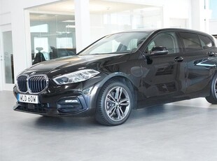 BMW 1181-serie Model Sport Navi Rattvärme PDC BSI 2021, Halvkombi