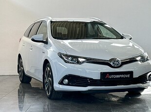 Toyota Auris TOURING HYBRID 136HK E-CVT AUTOMAT FACELIFT