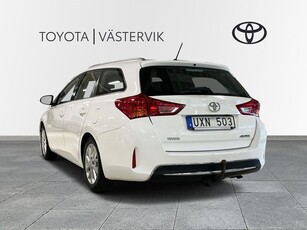 Toyota Auris Touring Sports 1.6 Valvematic Dragkrok (fast) gummimattor