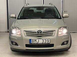 Toyota Avensis KOMBI 1.8 VVT-I 129HK NYBES NYSER VÄLVÅRDAD